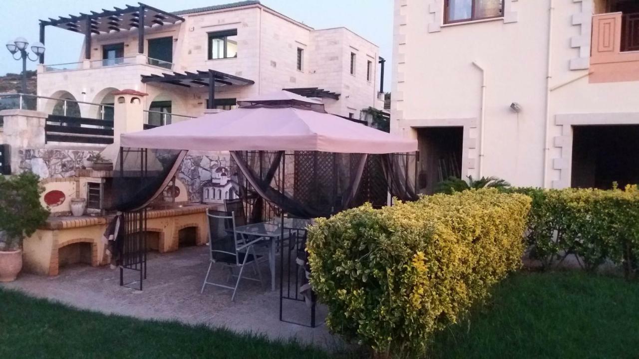 Nikos Studio 칼리베스 외부 사진
